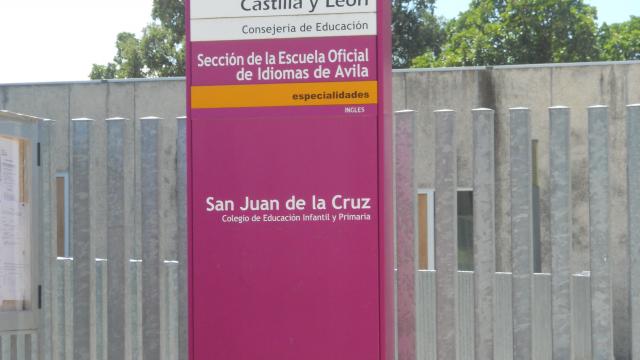 Escuela Oficial de Idiomas de Piedralaves